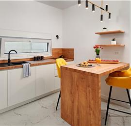 6 bedroom villa with heated pool near Omis, sleeps 12